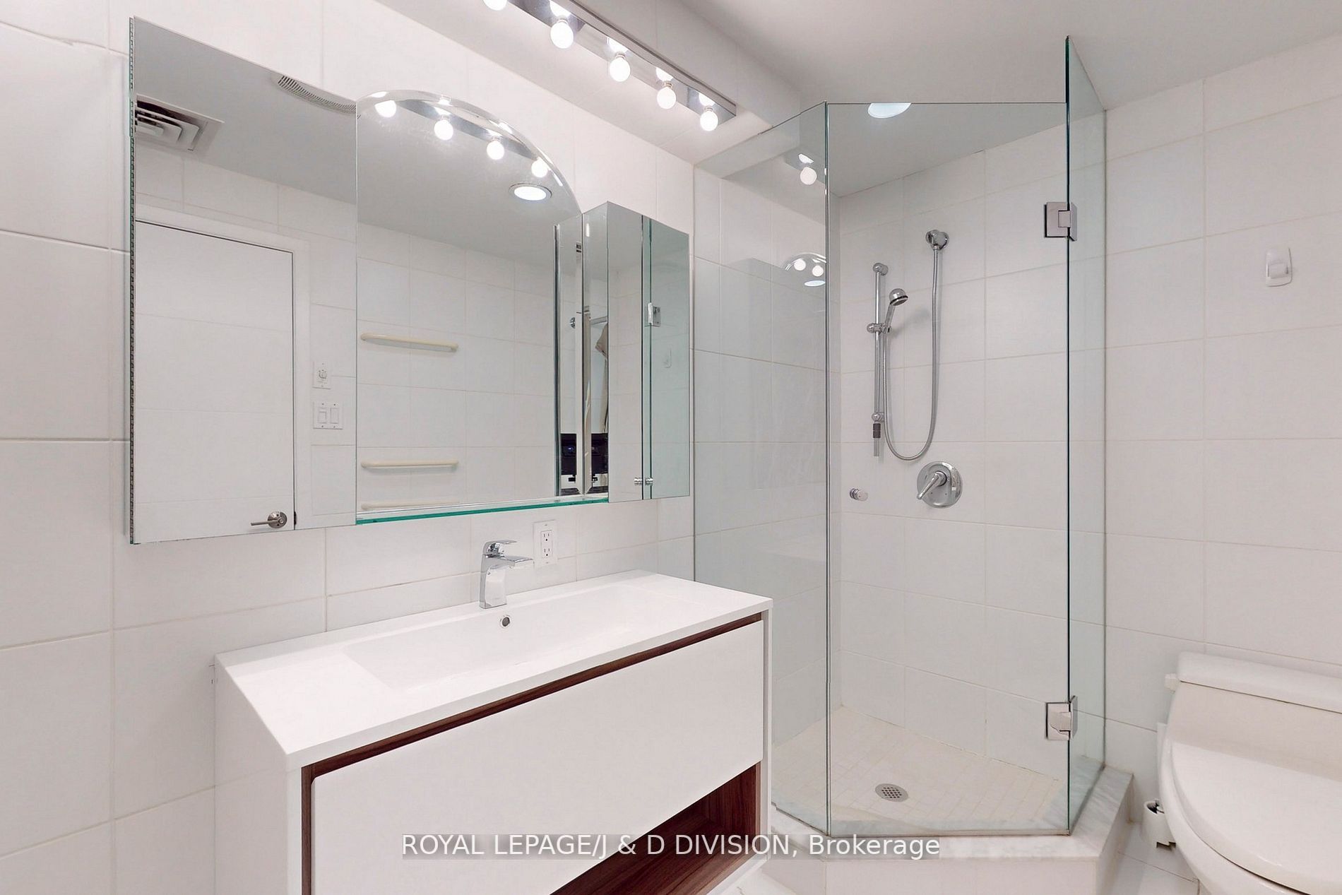 401 Queens Quay W, #103