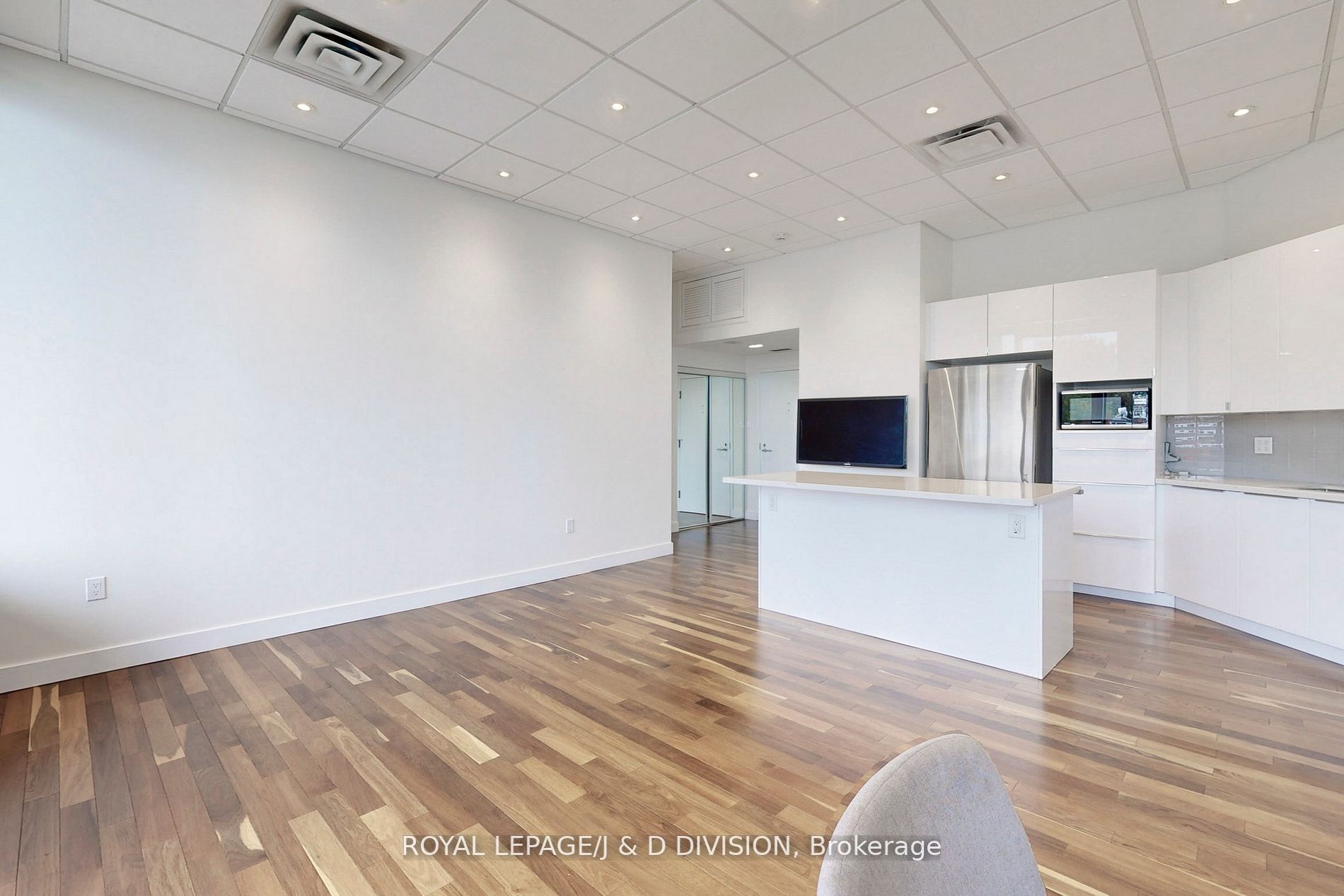 401 Queens Quay W, #103