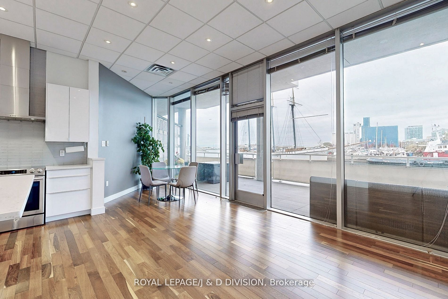 401 Queens Quay W, #103