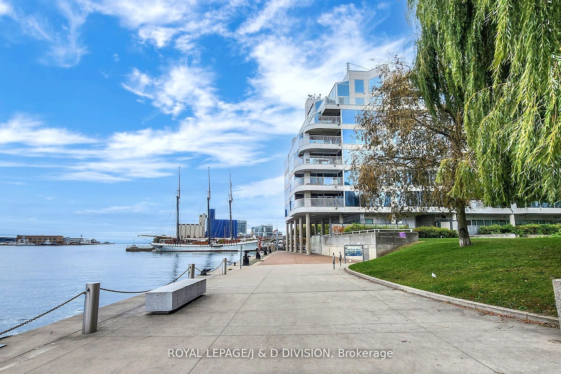 401 Queens Quay W, #103