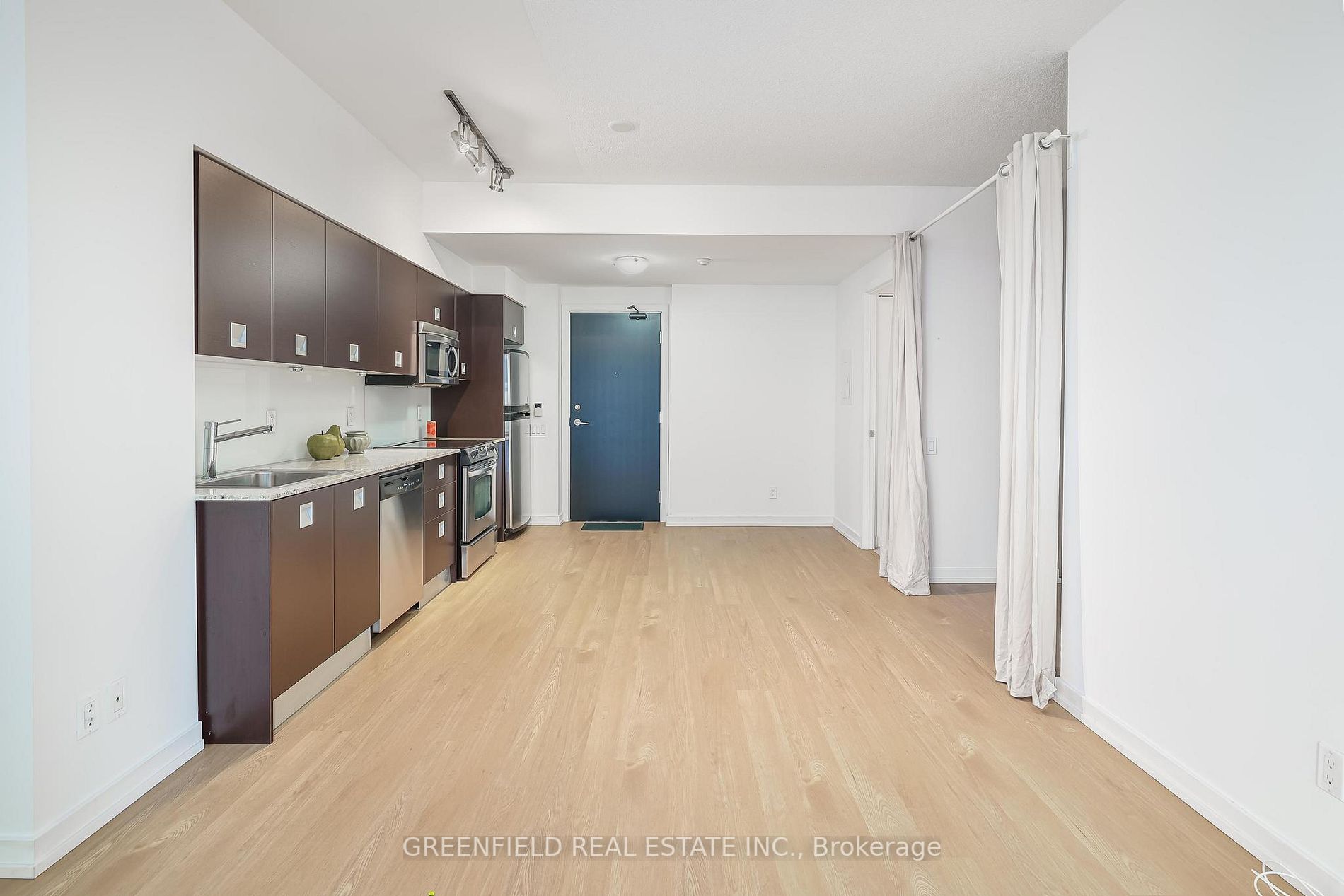 33 Charles St E, #3601