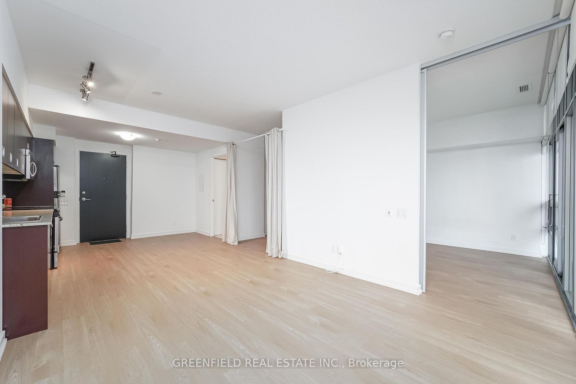33 Charles St E, #3601