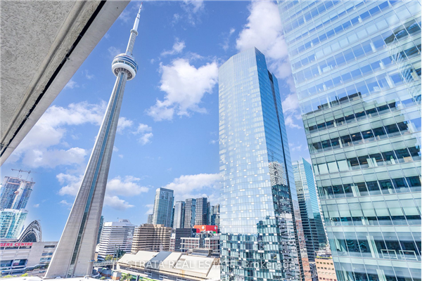 30 Grand Trunk Cres, Toronto