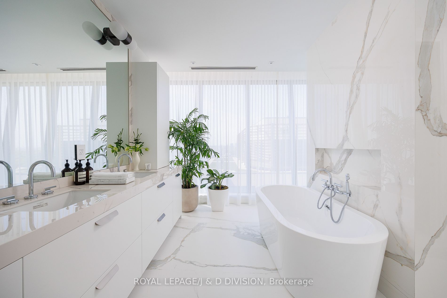 200 Cumberland St, #3403