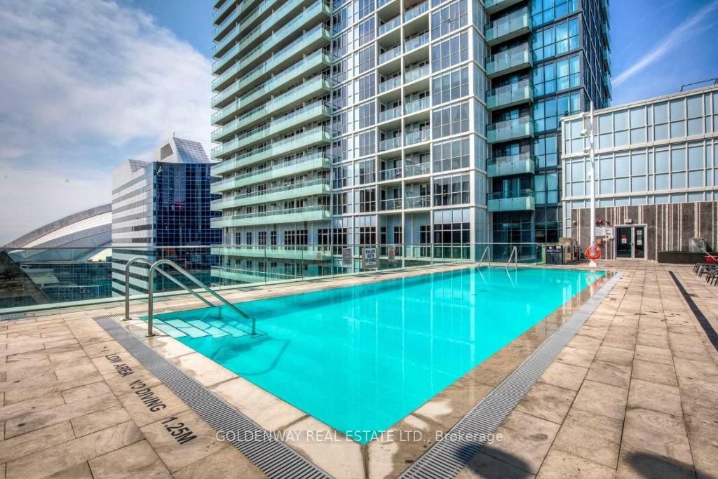 300 Front Street W, #610