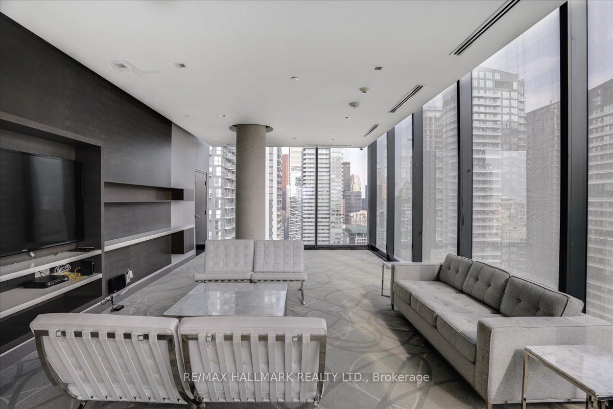 11 Charlotte St, #303