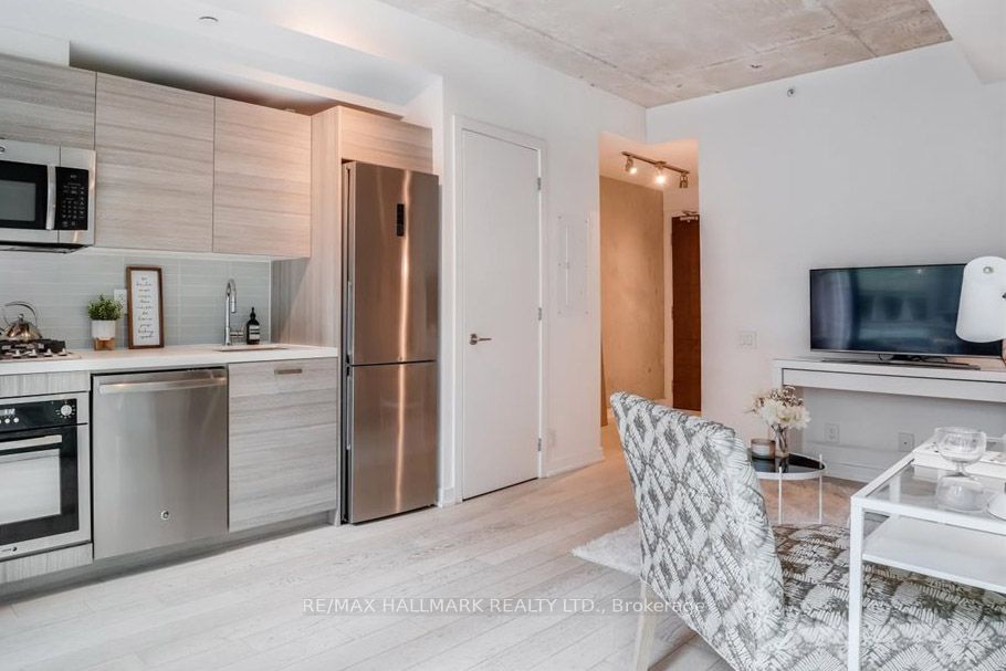 11 Charlotte St, #303