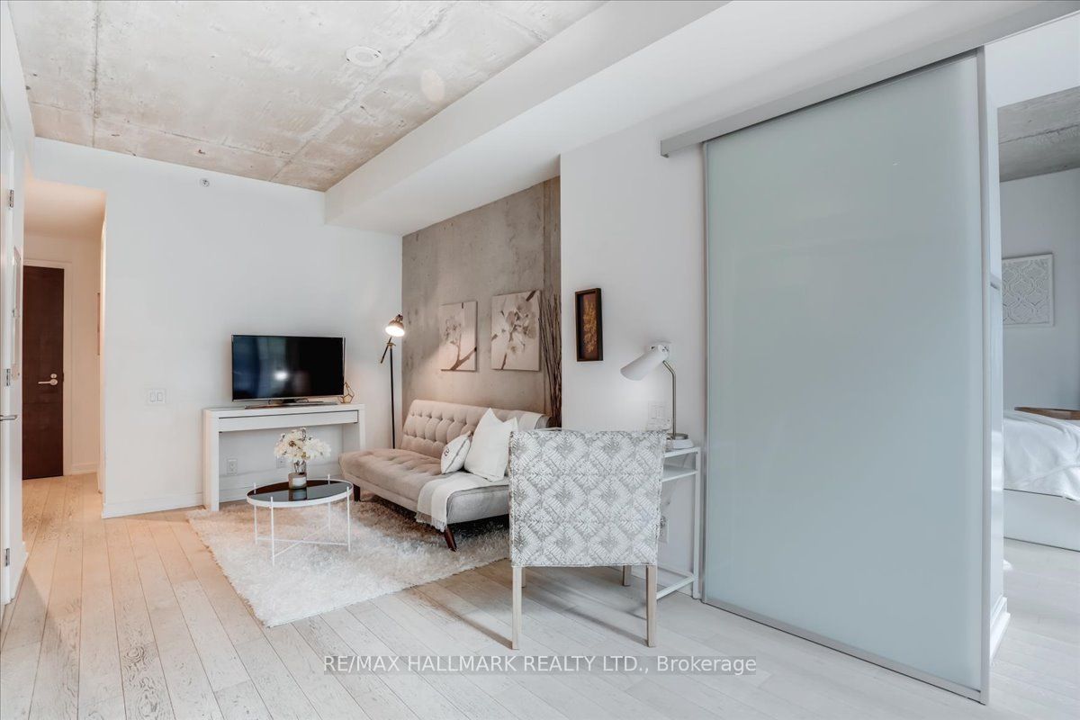 11 Charlotte St, #303