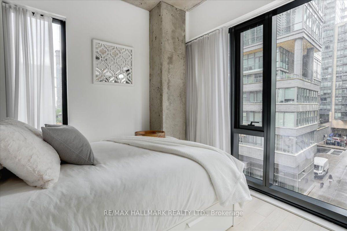 11 Charlotte St, #303