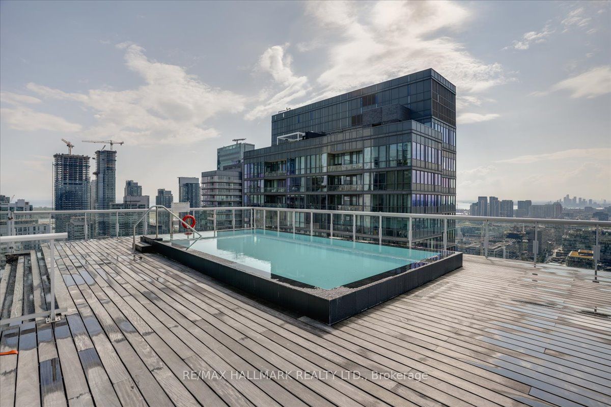 11 Charlotte St, #303
