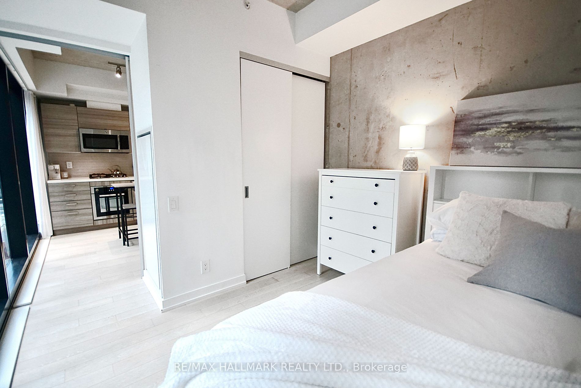 11 Charlotte St, #303