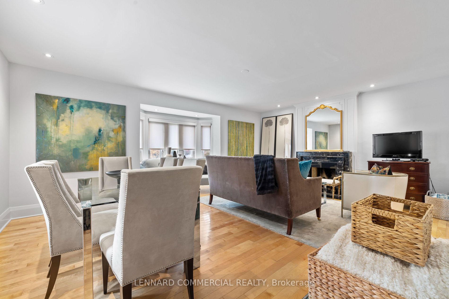 883 Avenue Road