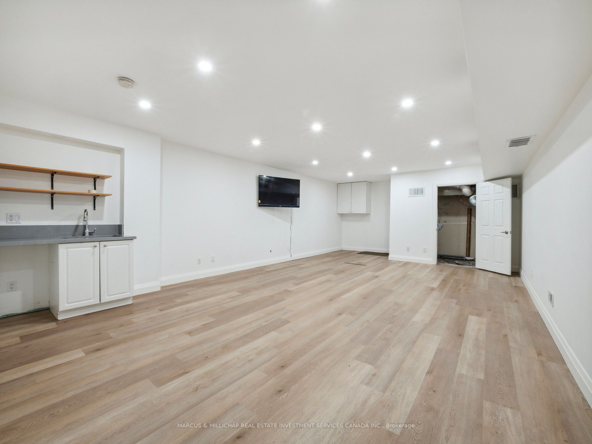 858 Sheppard Ave W