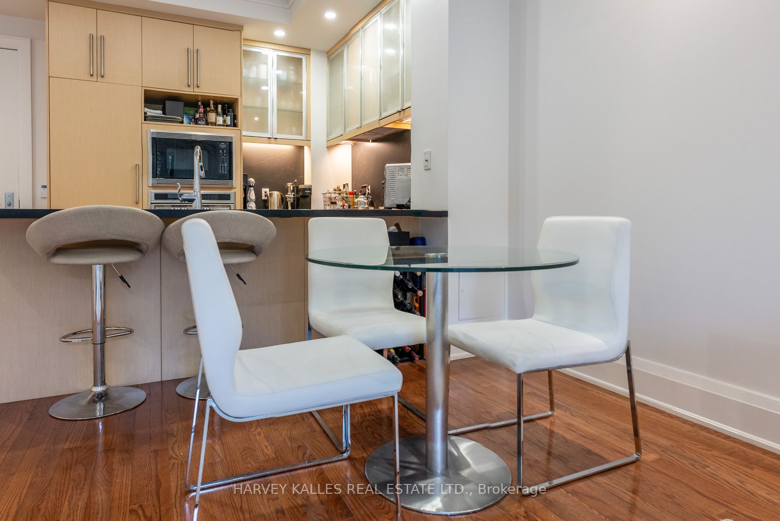 100 Yorkville Ave, #204