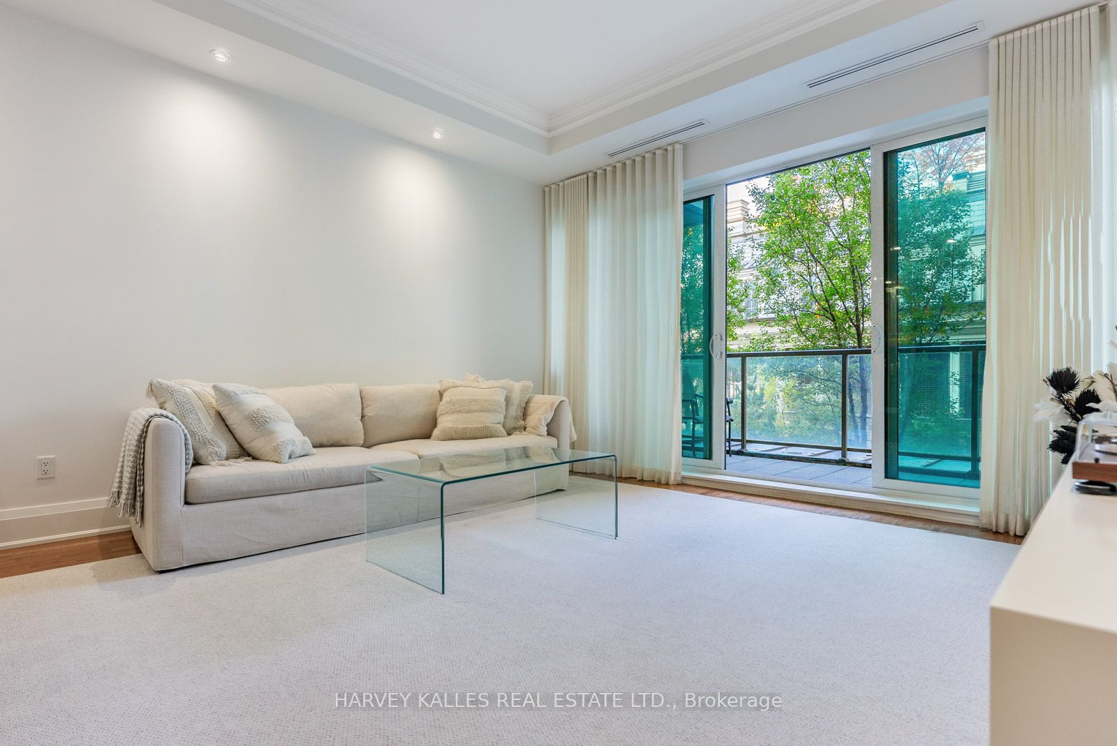 100 Yorkville Ave, #204