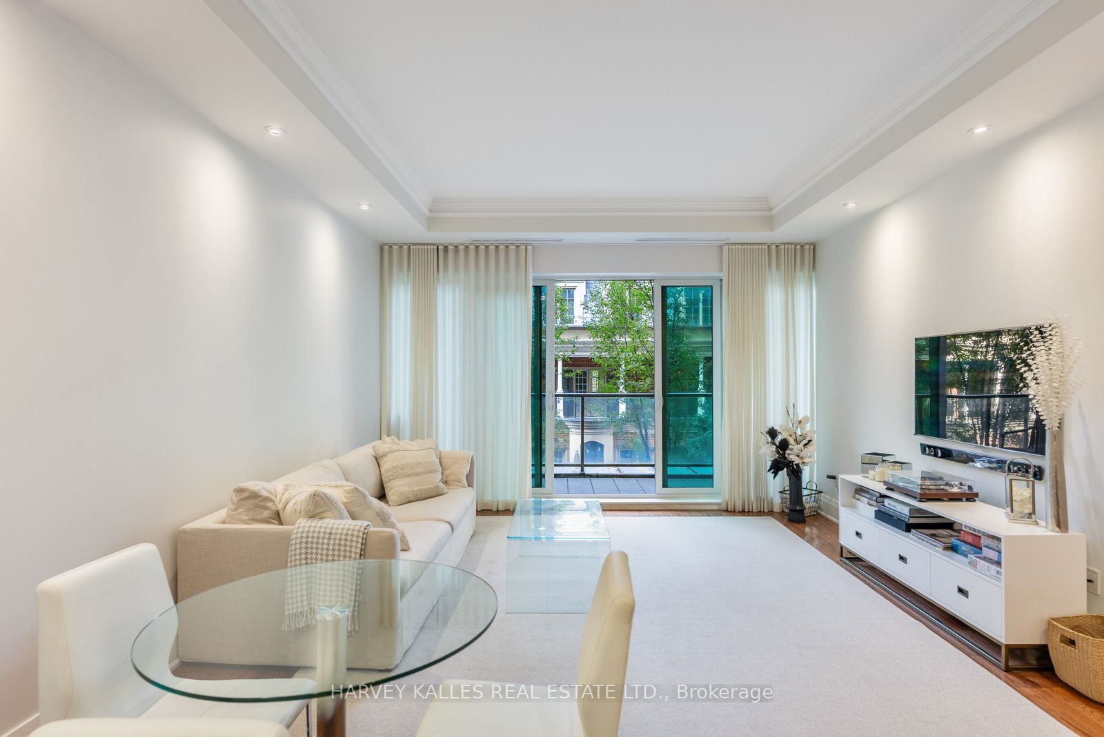 100 Yorkville Ave, #204