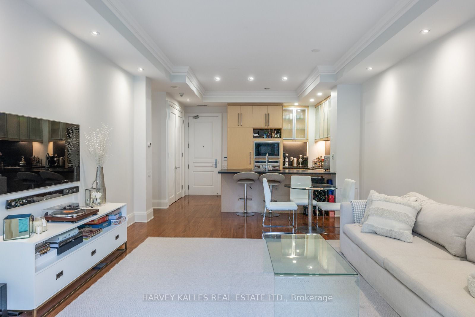 100 Yorkville Ave, #204