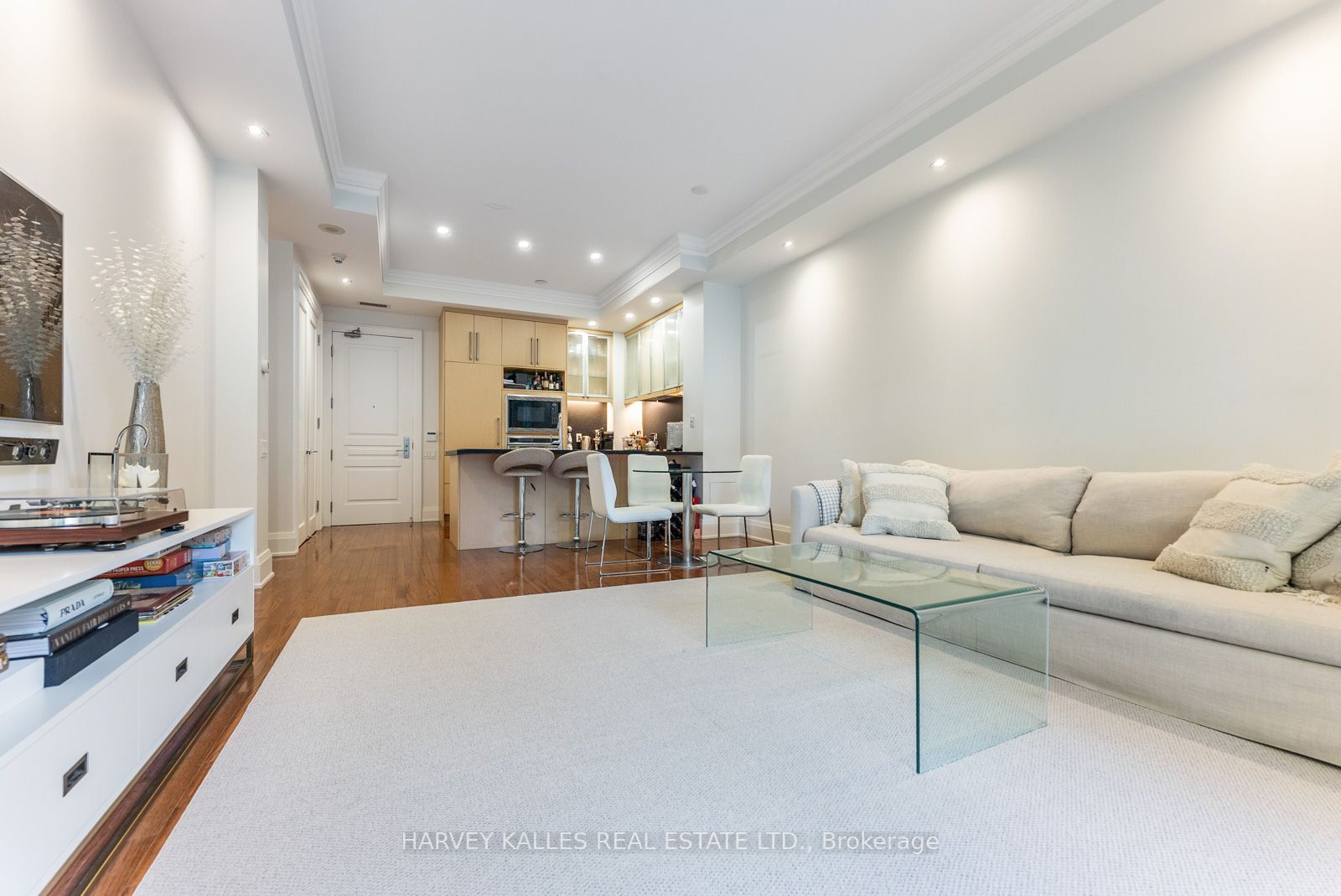 100 Yorkville Ave, #204