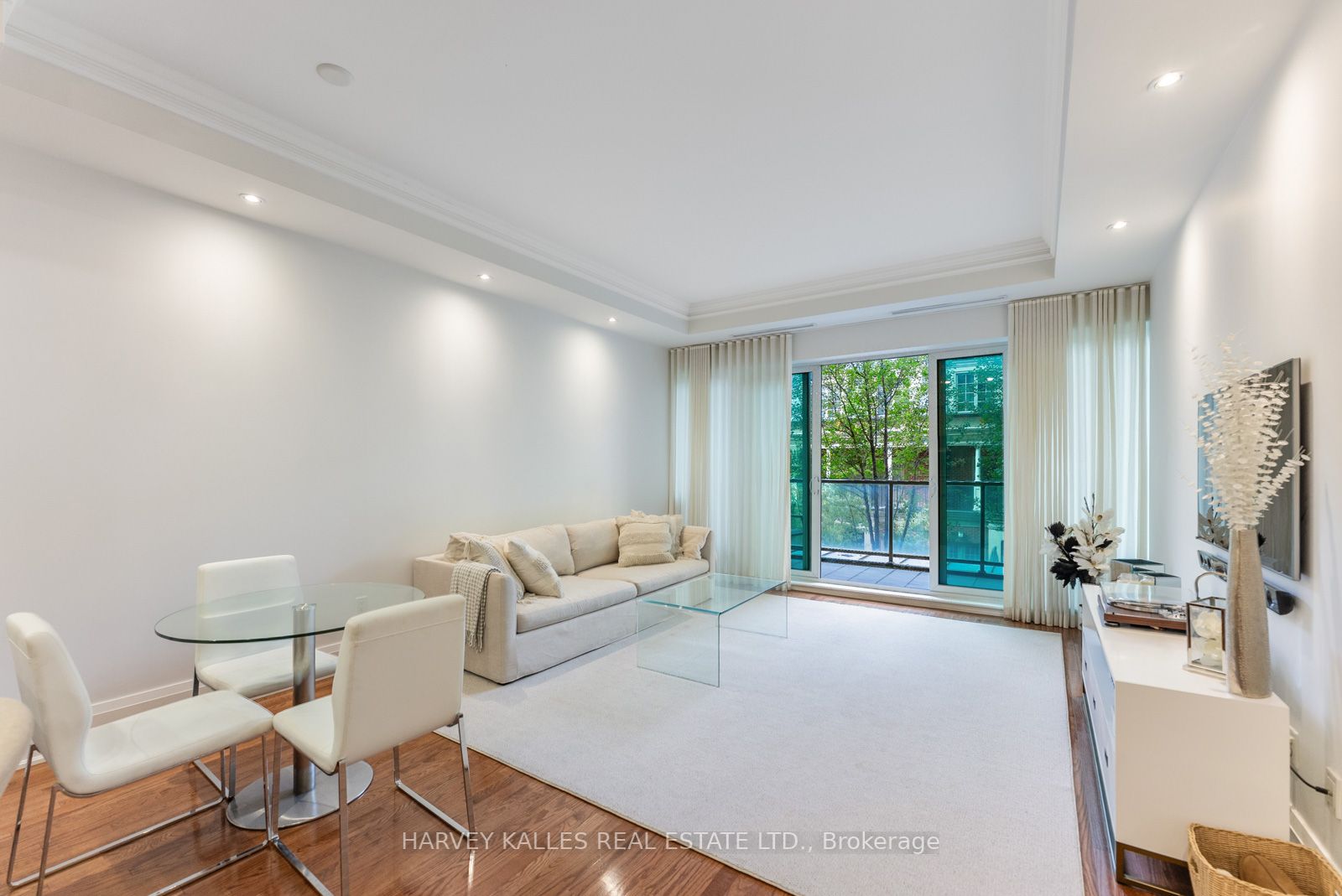100 Yorkville Ave, #204