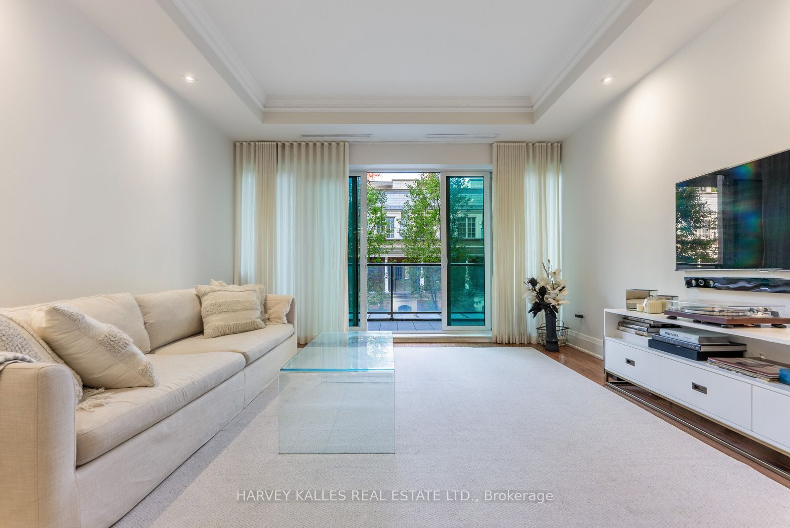 100 Yorkville Ave, #204