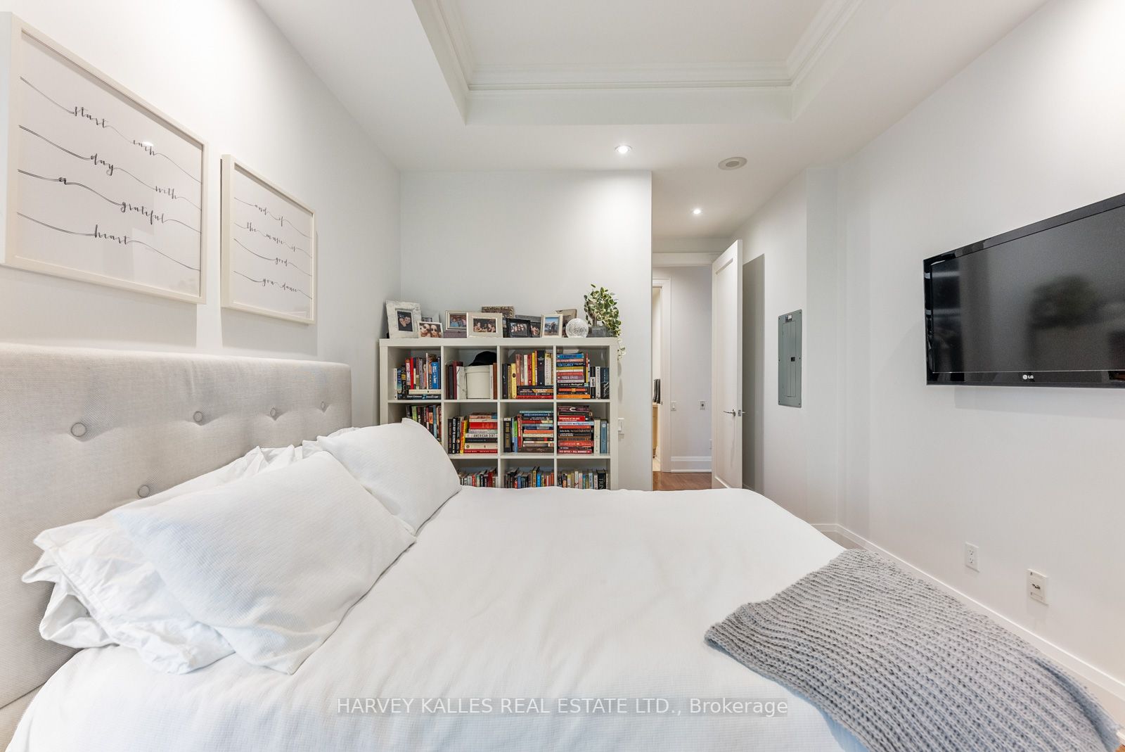 100 Yorkville Ave, #204