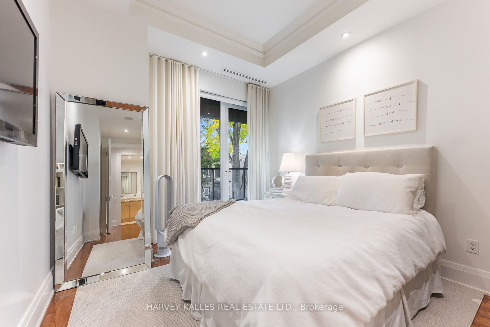 100 Yorkville Ave, #204