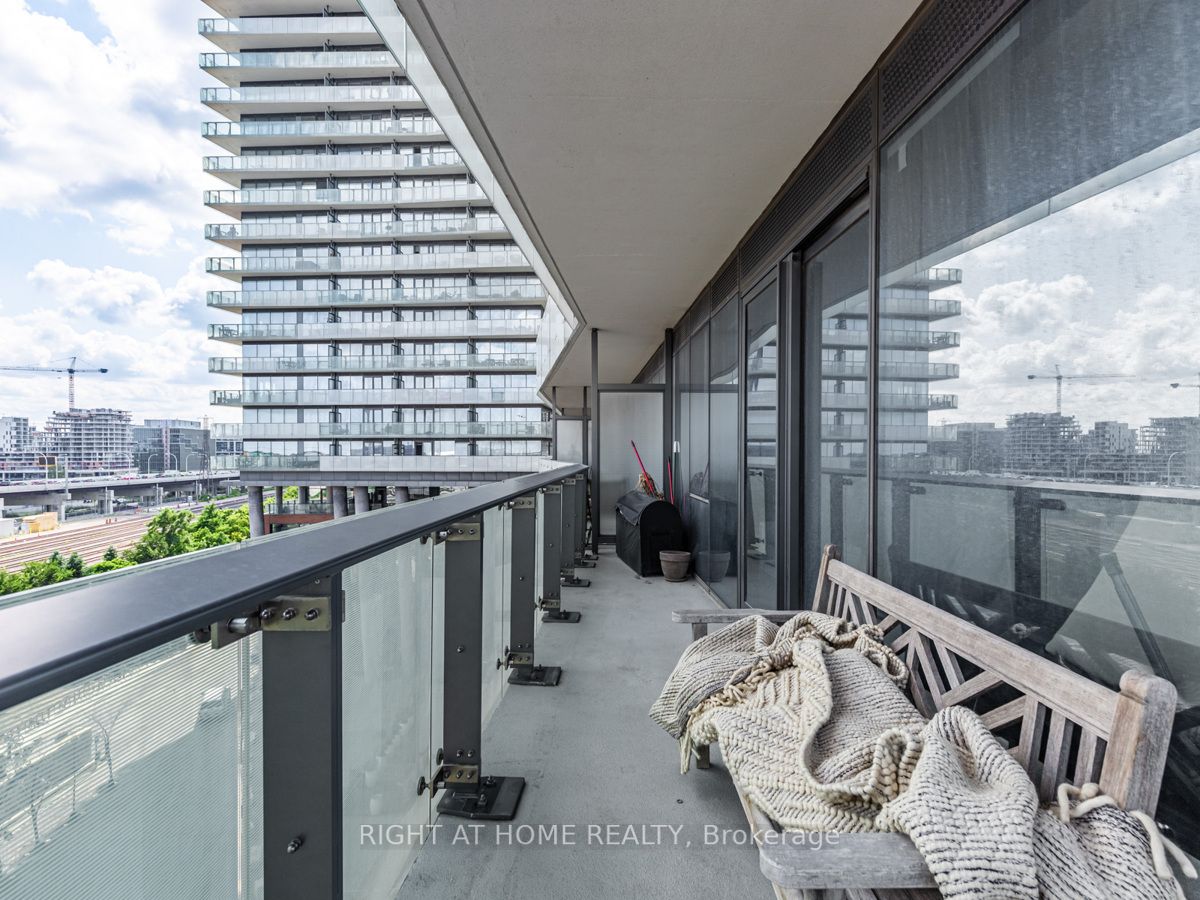 390 Cherry St, #607