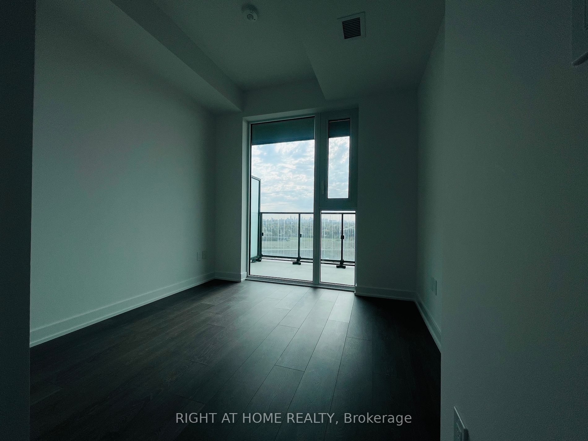 8 Tippett Rd, #1509