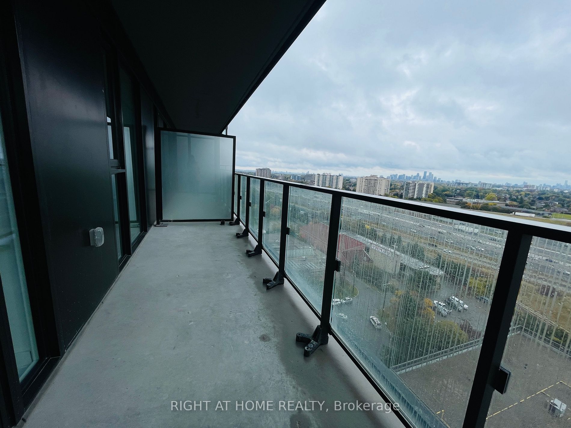 8 Tippett Rd, #1509
