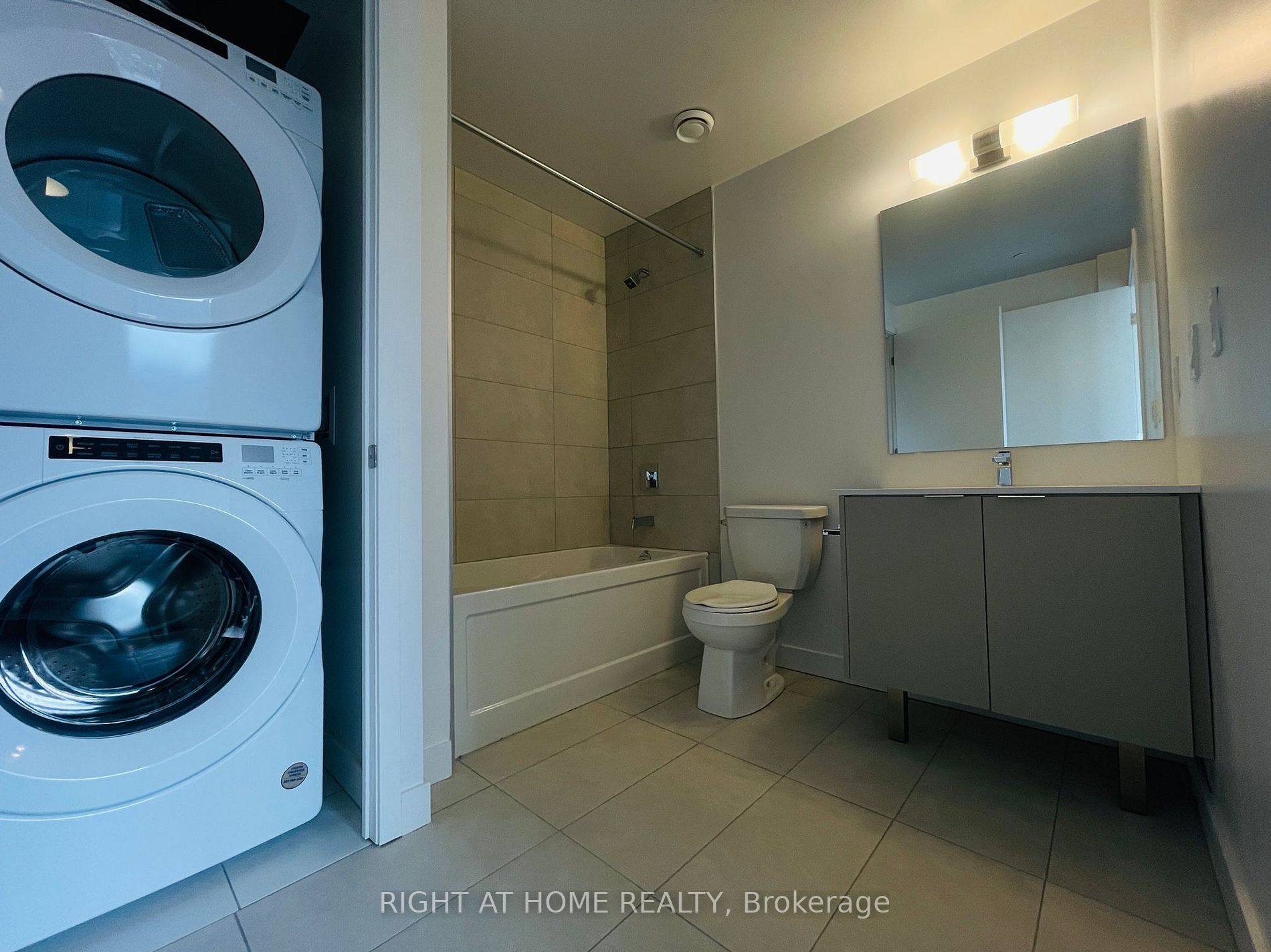 8 Tippett Rd, #1509