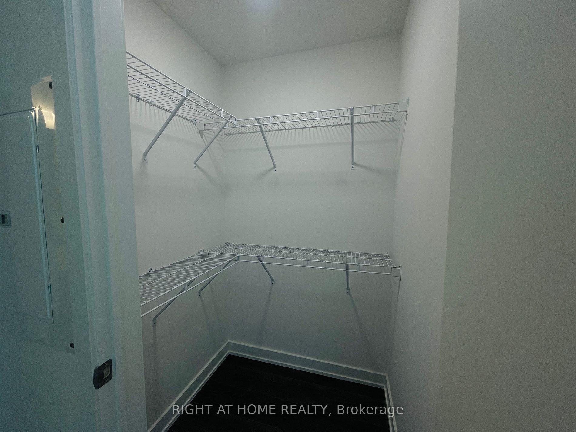 8 Tippett Rd, #1509
