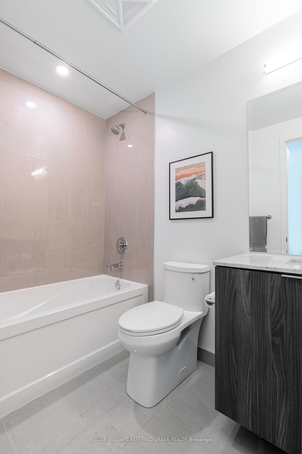15 Queens Quay E, #712