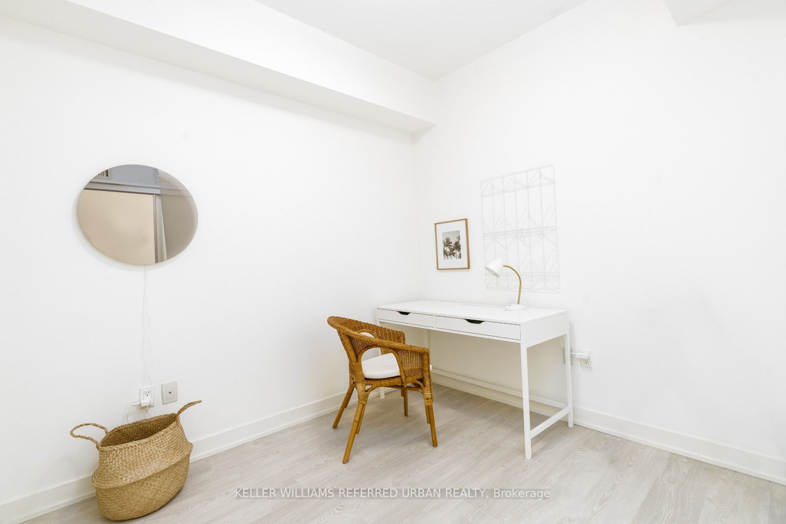 15 Queens Quay E, #712