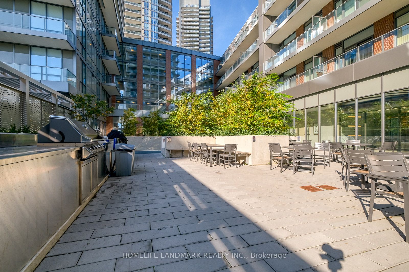 32 Forest Manor Rd, #1102