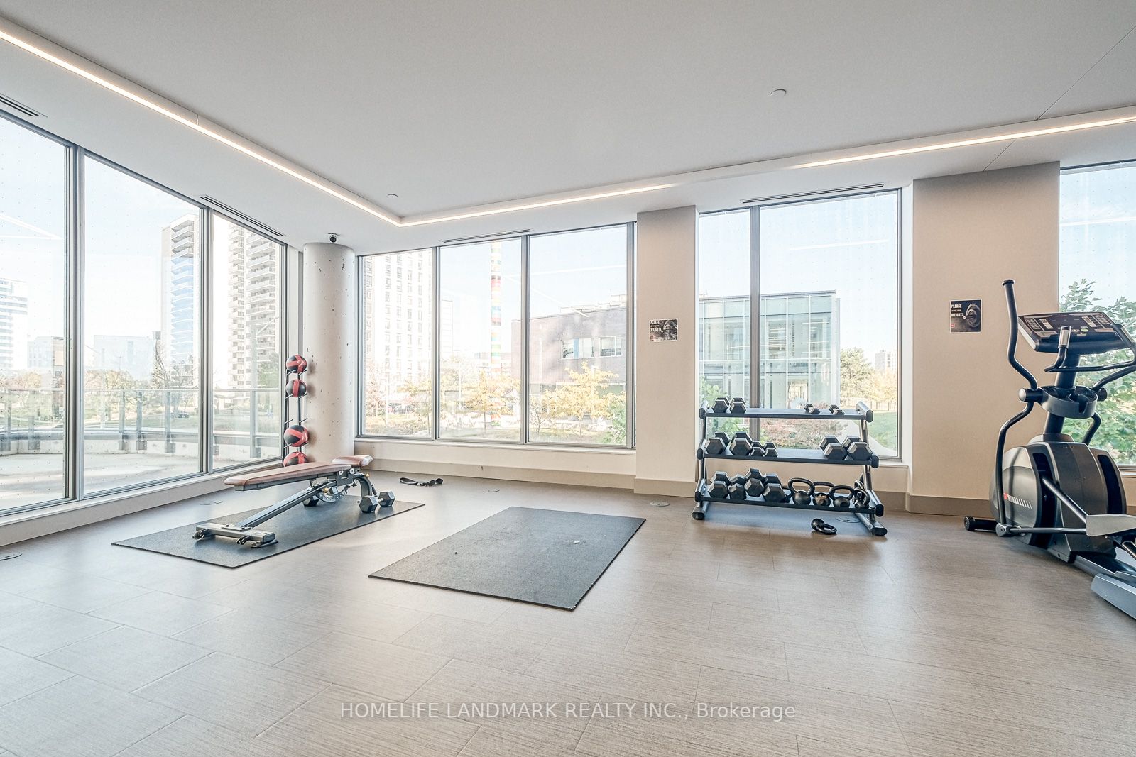 32 Forest Manor Rd, #1102