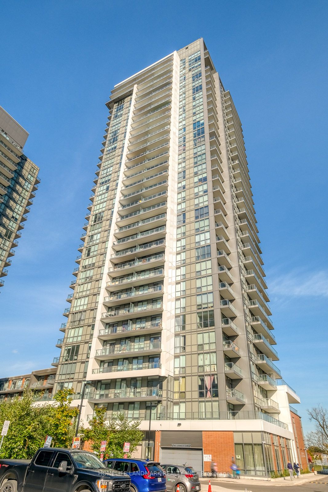 32 Forest Manor Rd, #1102