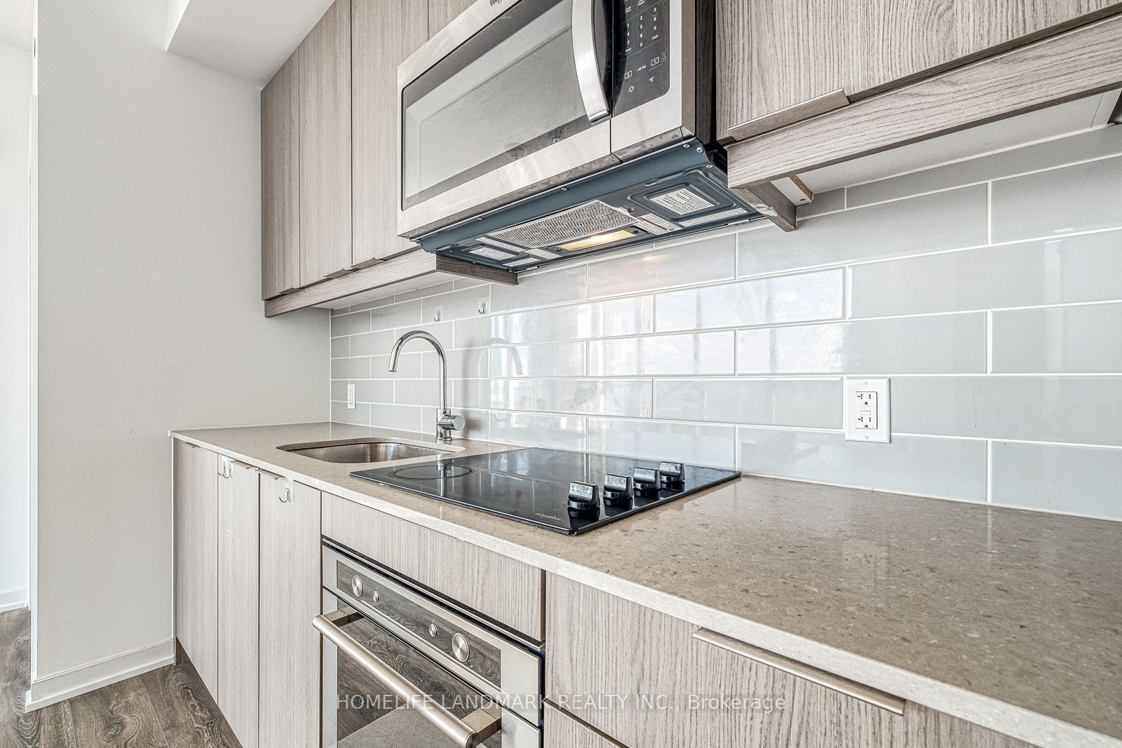 32 Forest Manor Rd, #1102