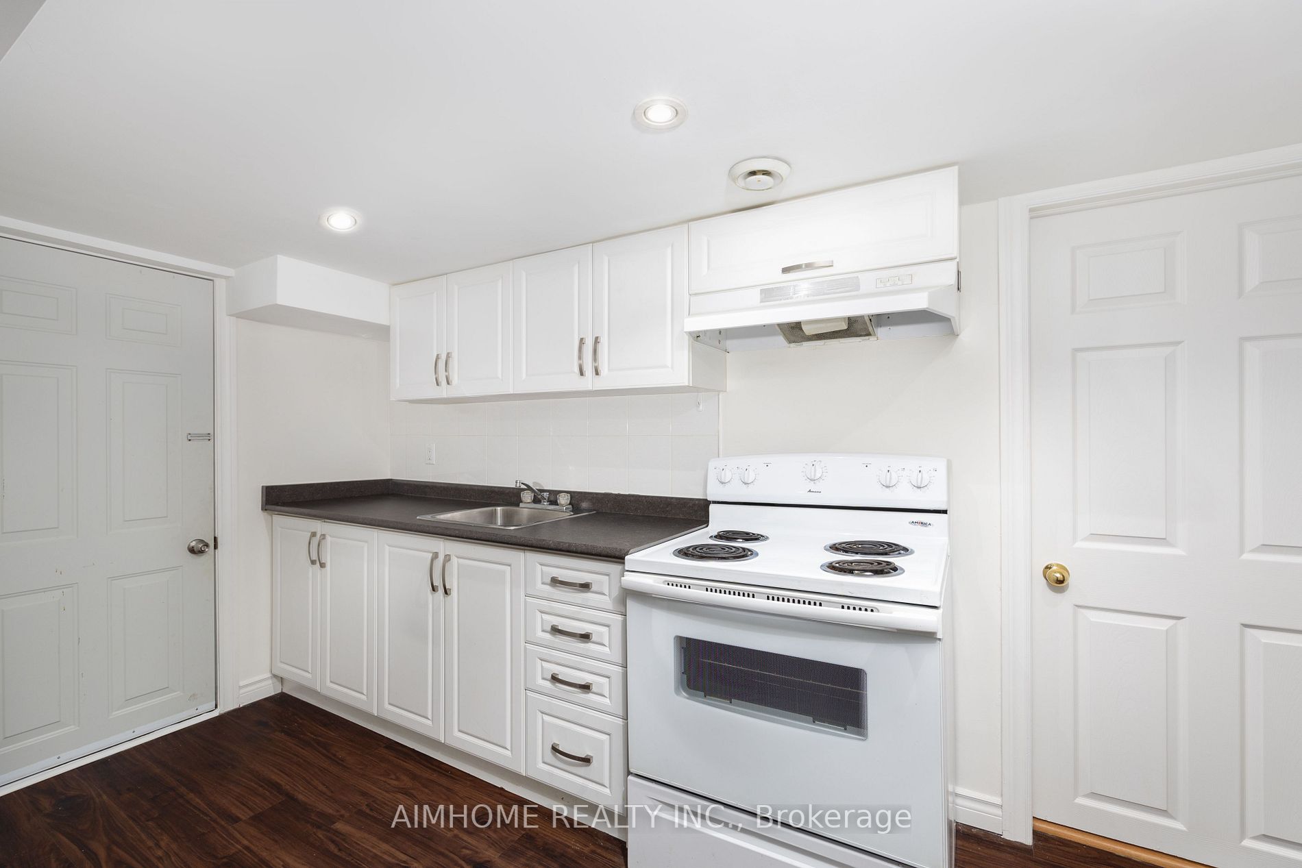 471 Cummer Avenue