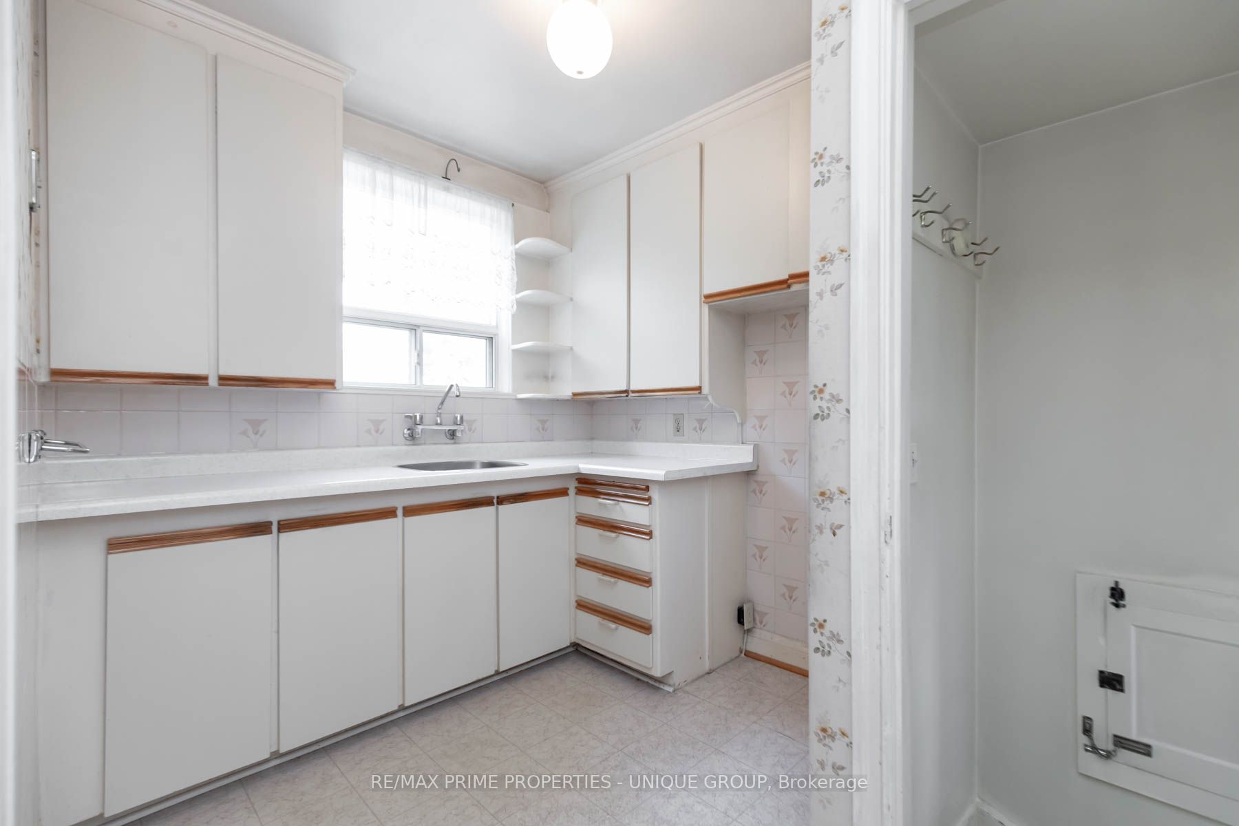 114 Glenvale Blvd
