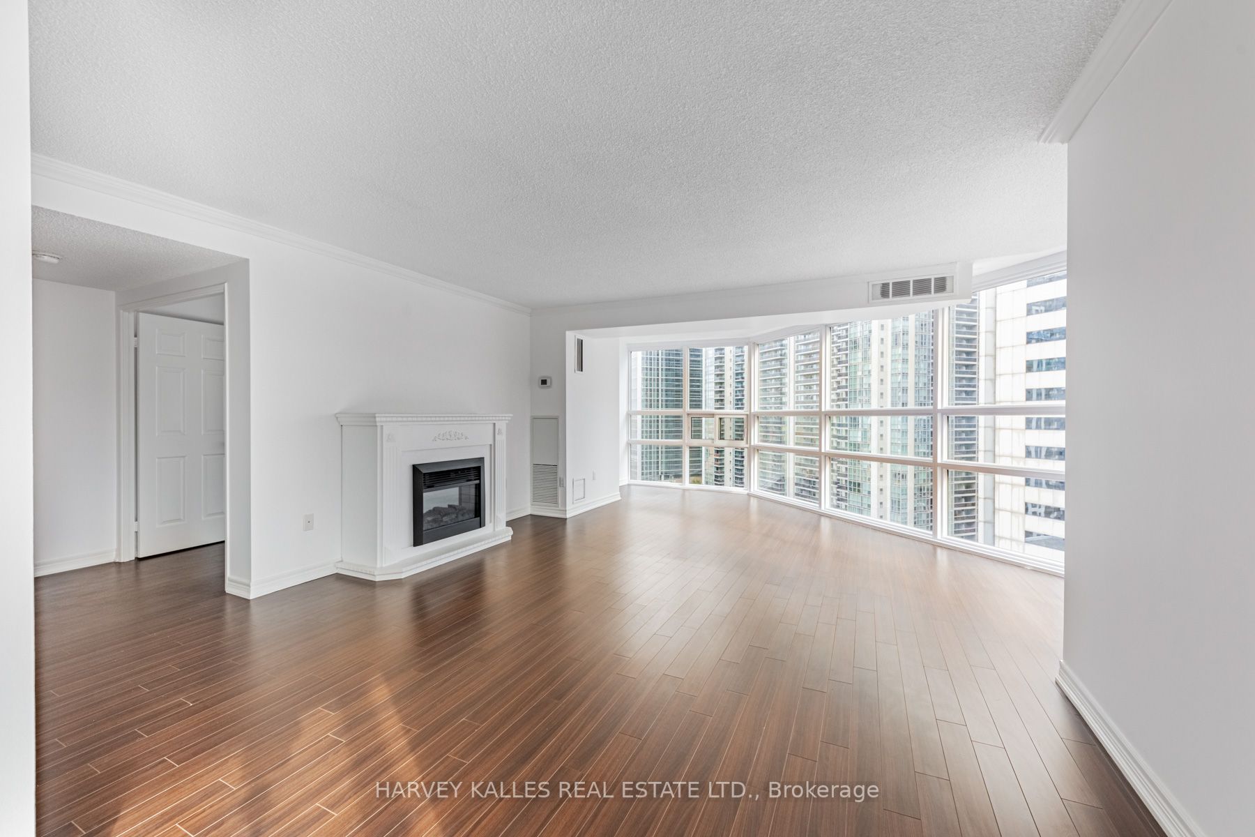 131 Beecroft Rd, #1406