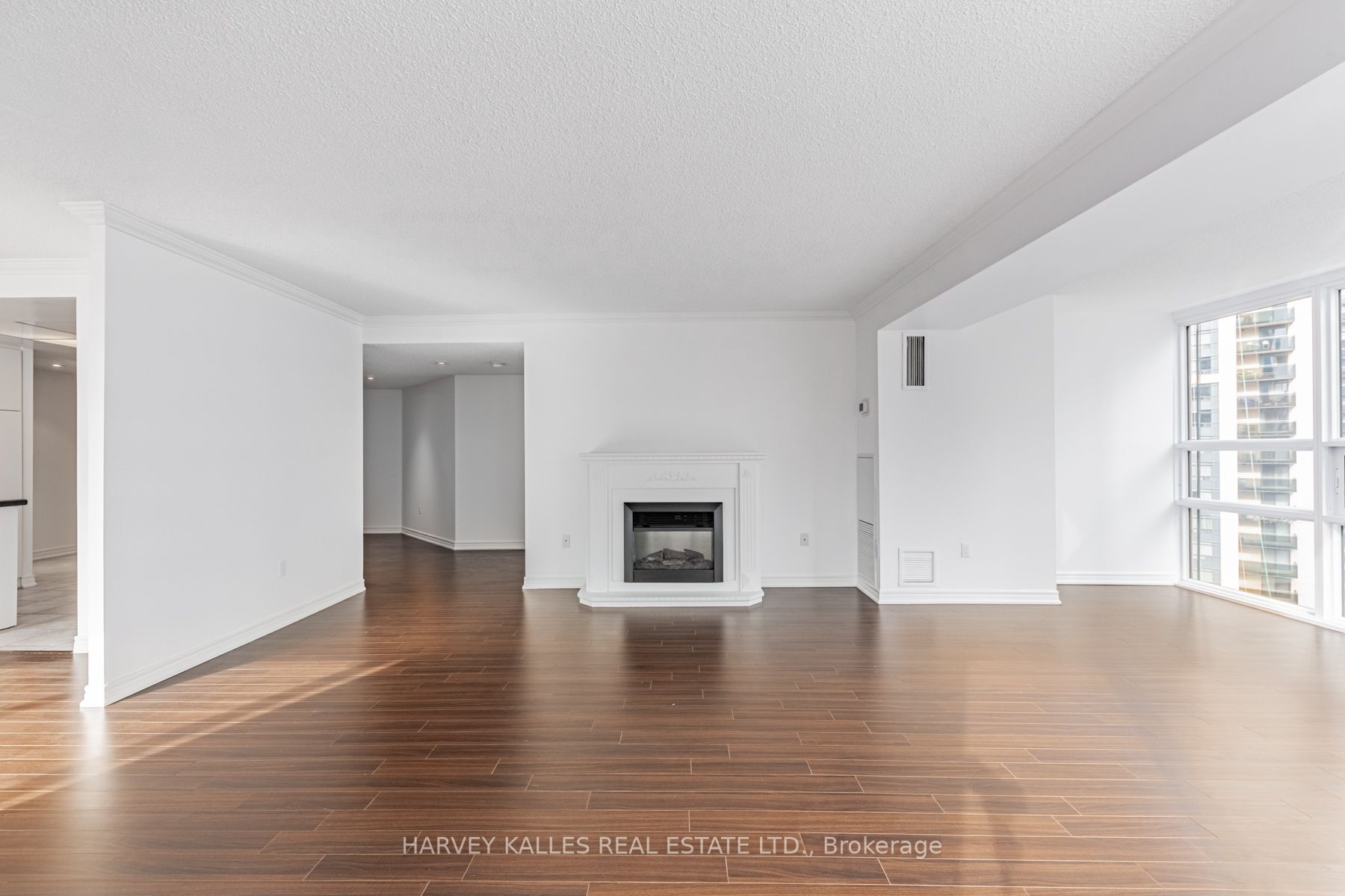 131 Beecroft Rd, #1406