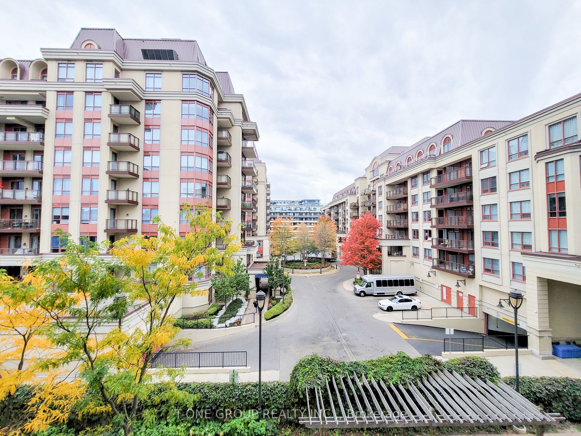 621 Sheppard Ave E, #318