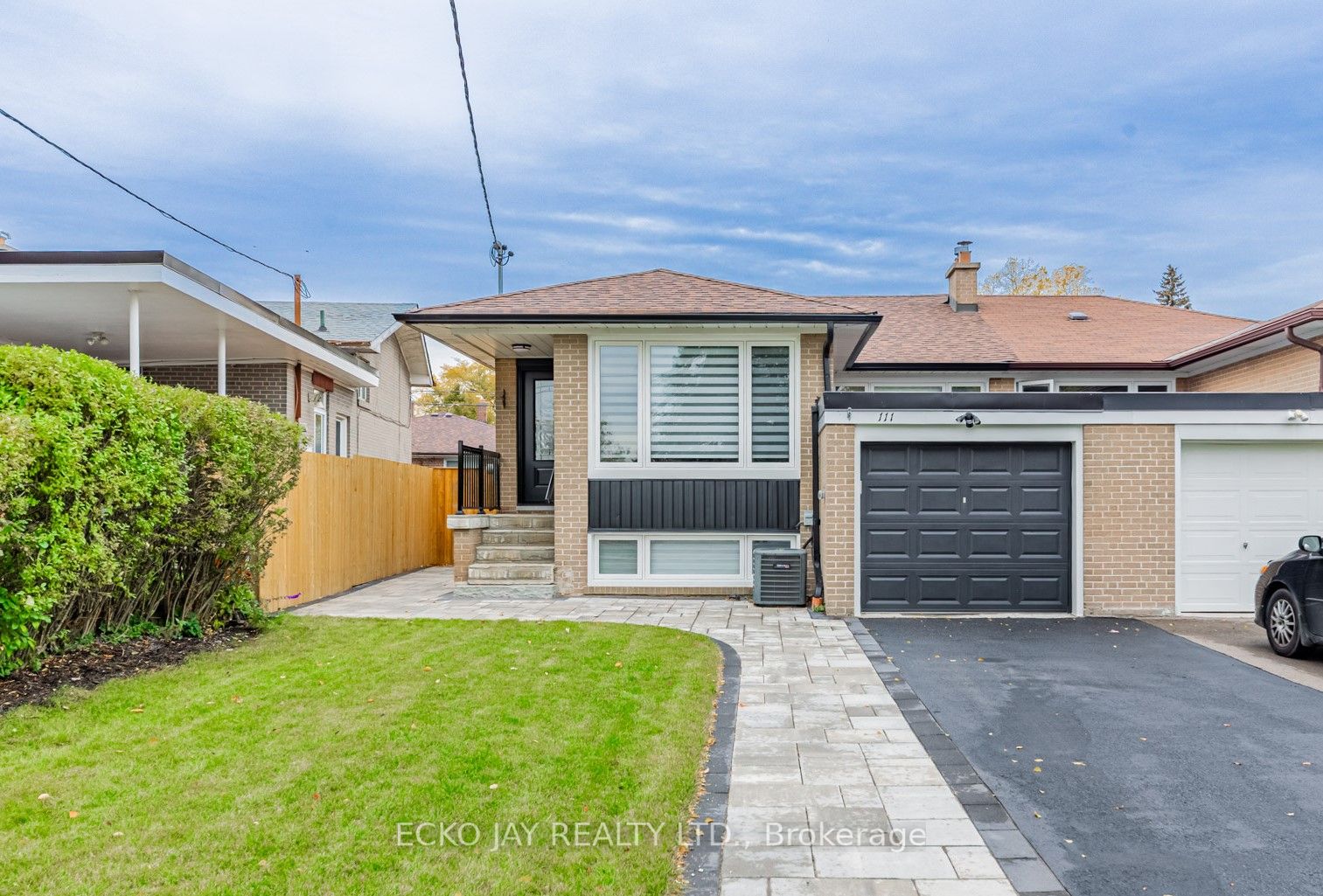 111 Baltray Cres