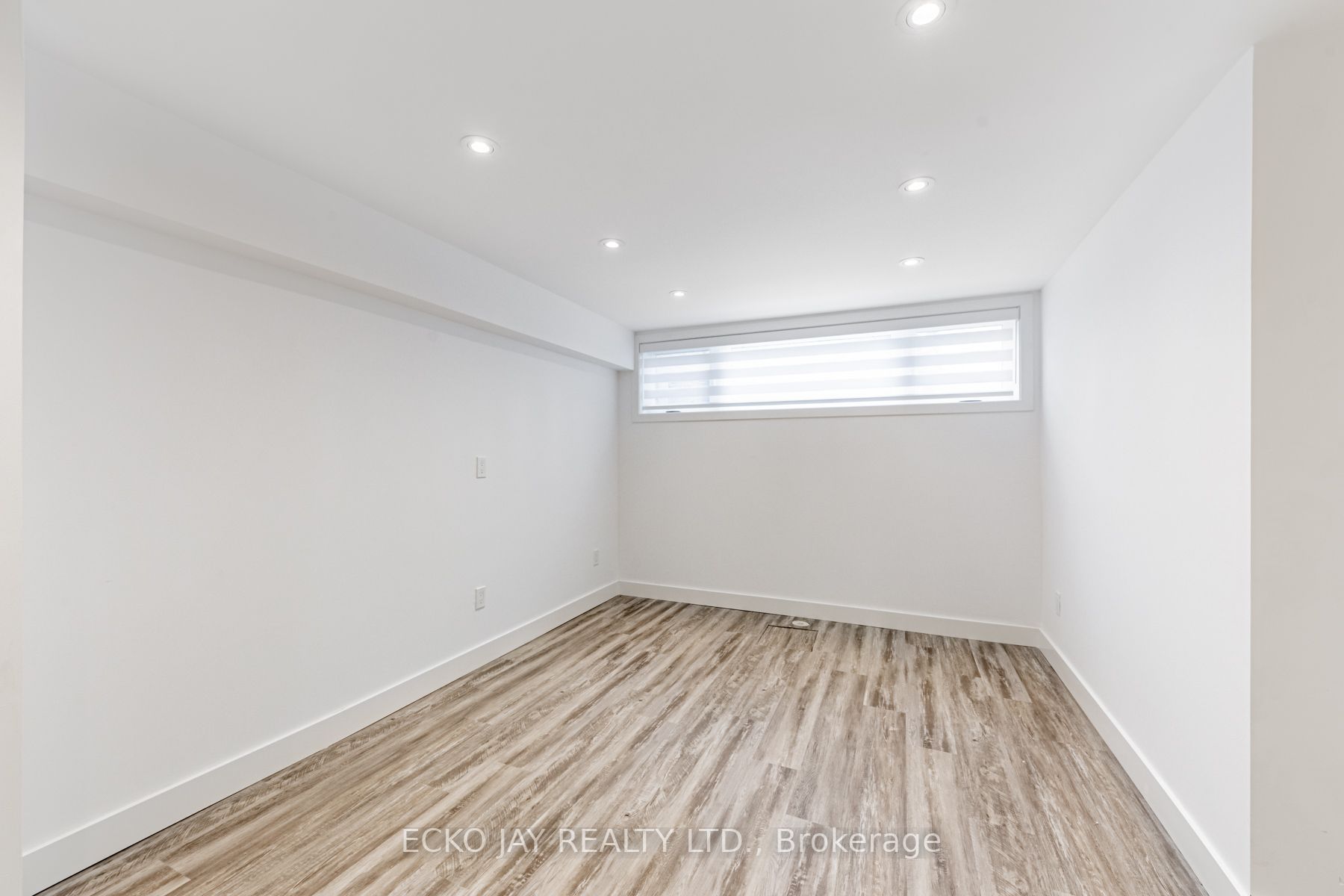 111 Baltray Cres