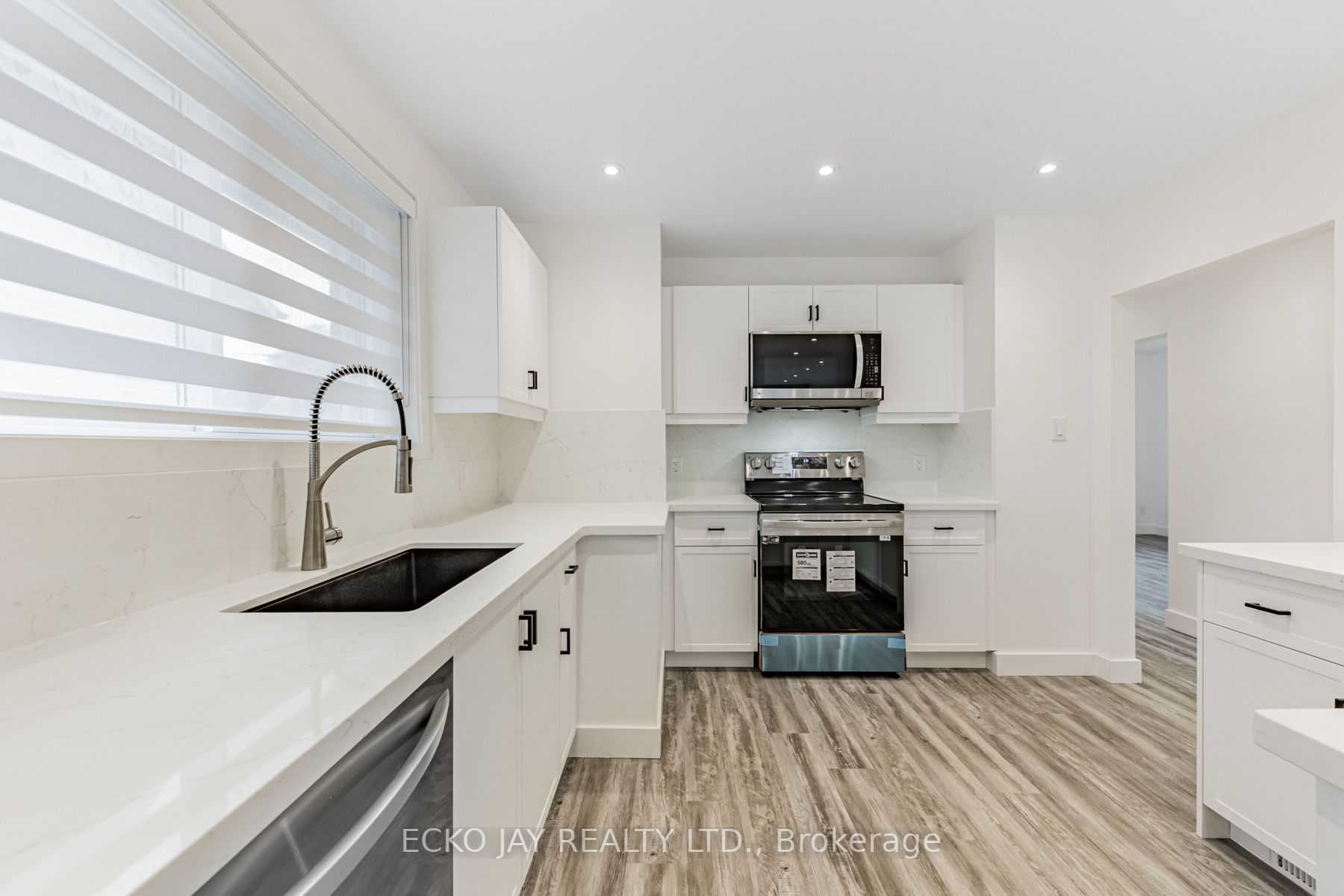 111 Baltray Cres