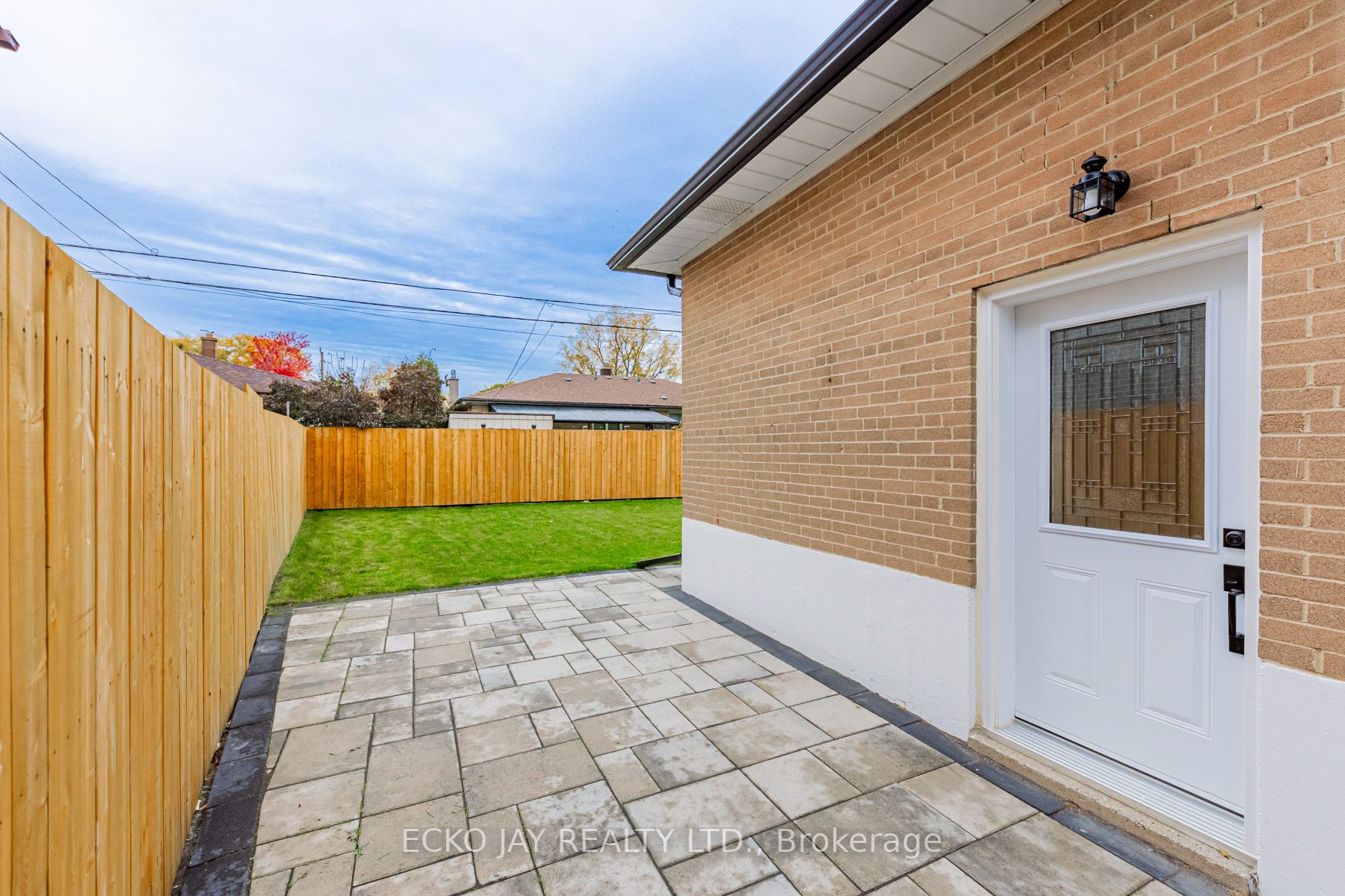 111 Baltray Cres