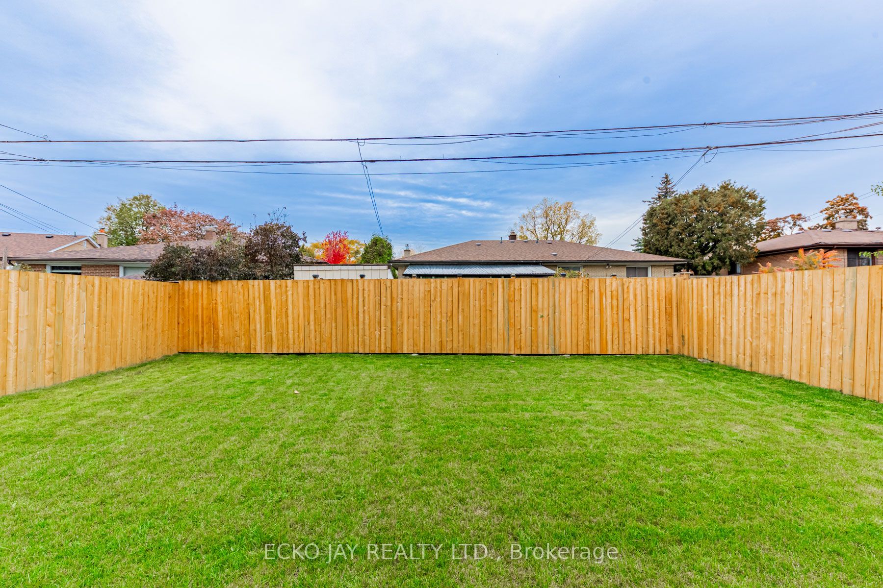 111 Baltray Cres