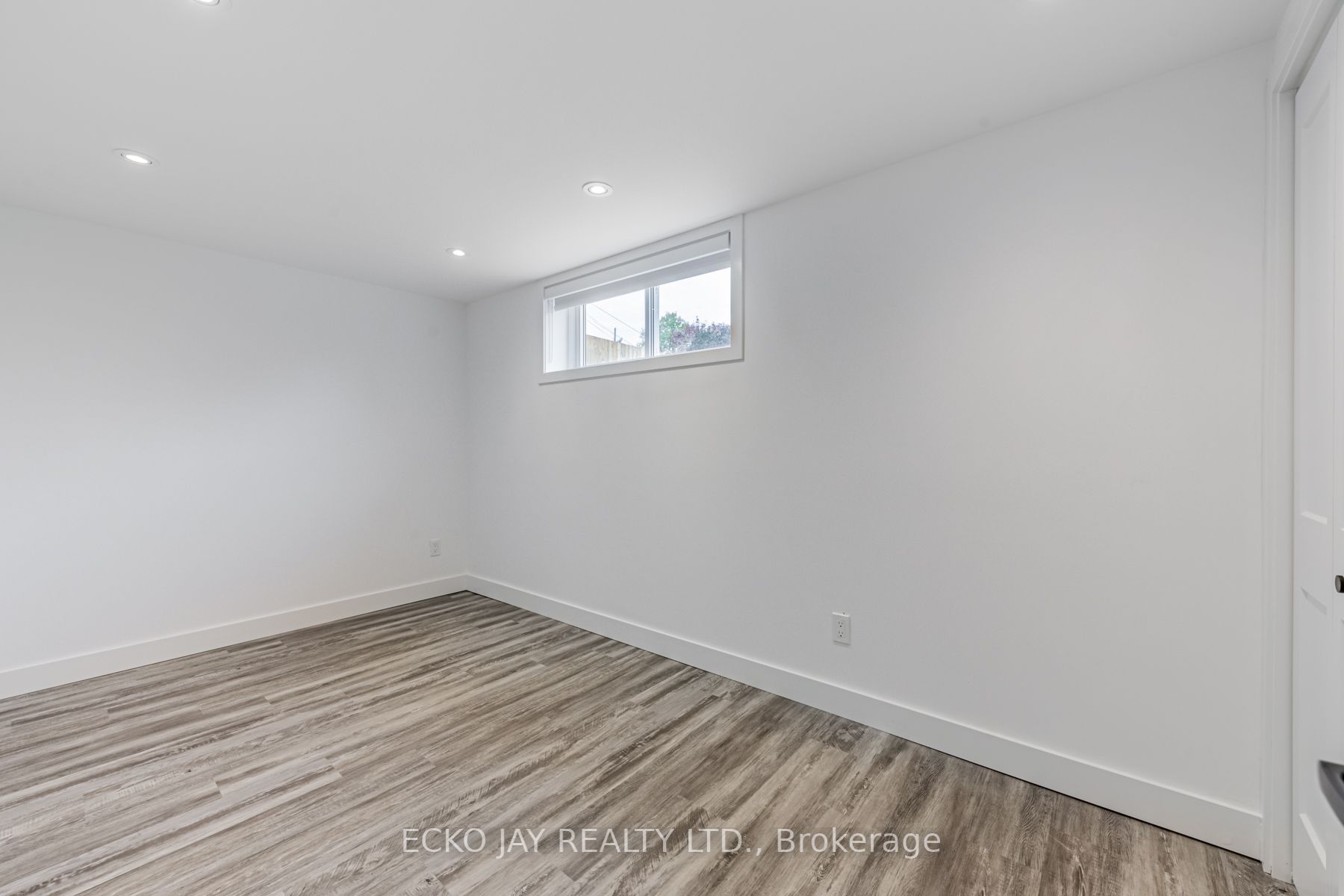 111 Baltray Cres