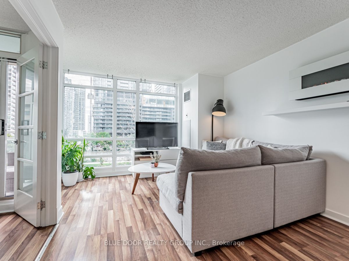 381 Front St W, #509
