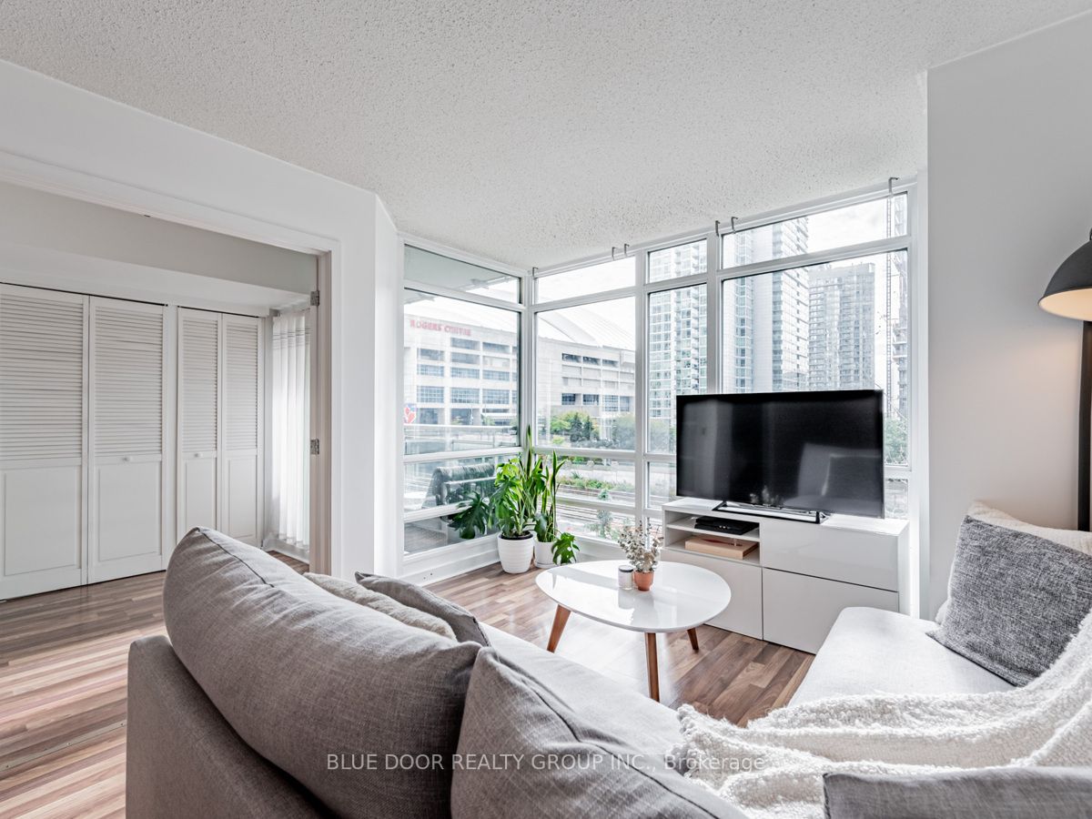 381 Front St W, #509